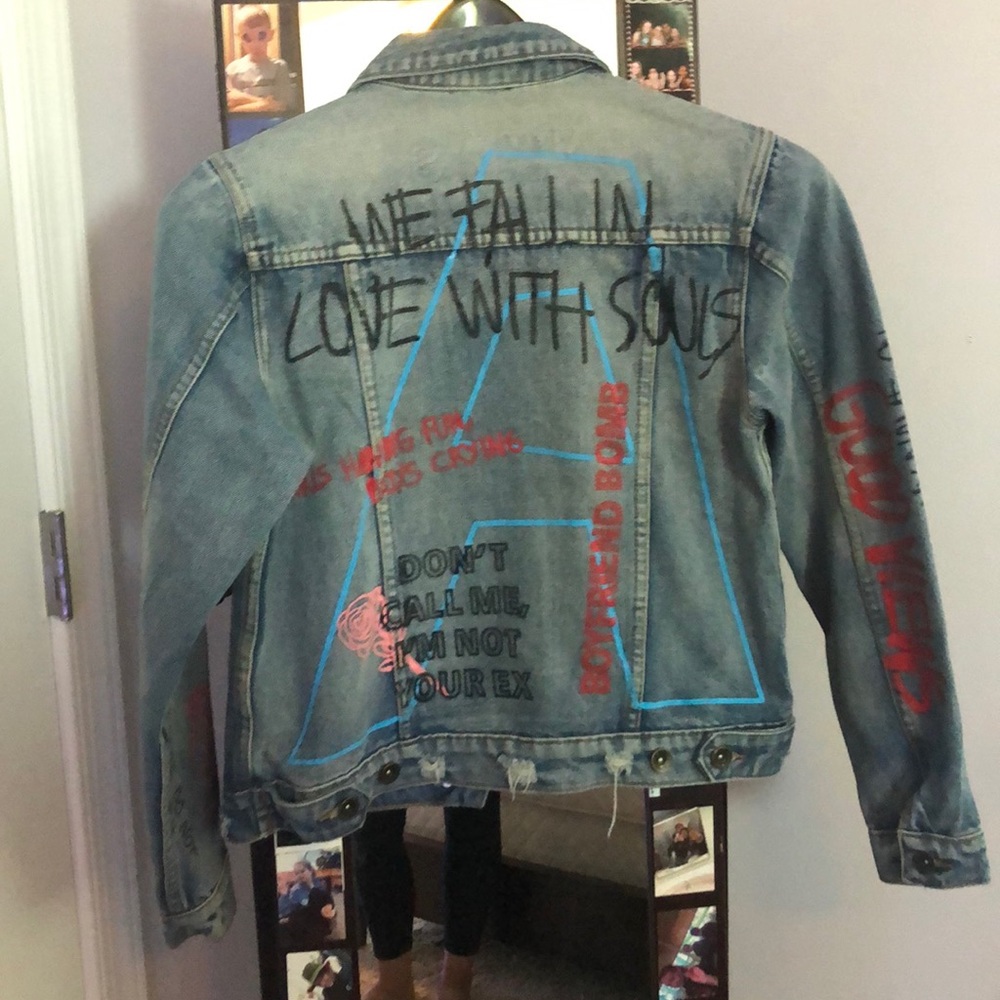 Denim jacket - Picture 2 of 4